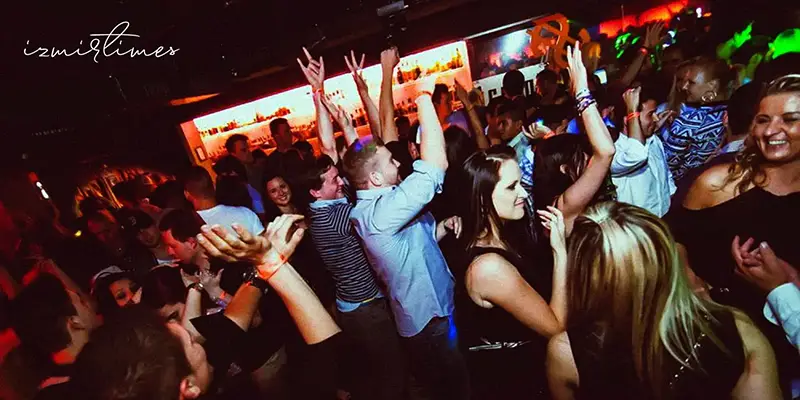 زندگی شبانه و پارتی شبانه در ازمیر